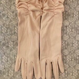 VTG Pale Pink Ruched Gloves